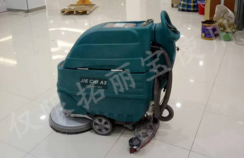 手推式洗地機(jī)推不走，是什么原因？